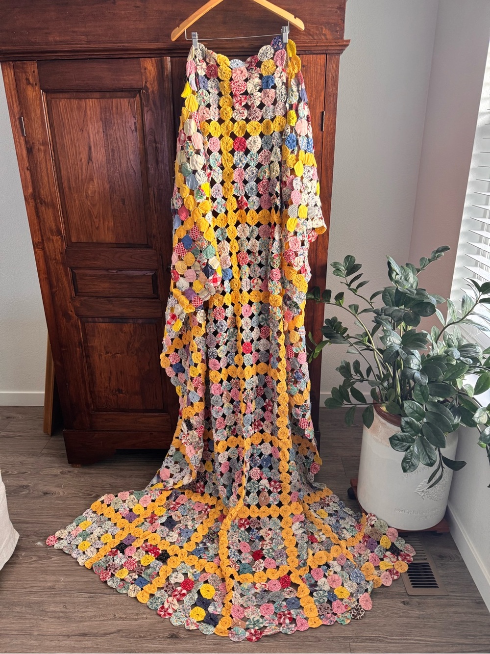 Vintage Handmade YoYo Quilt